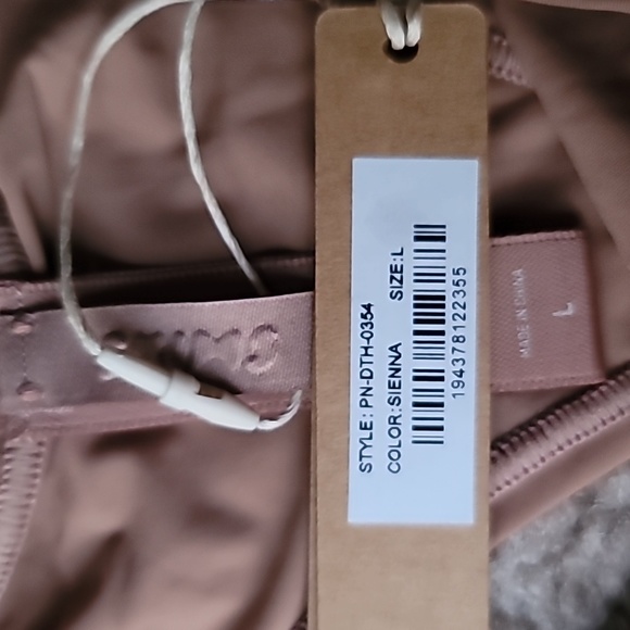 2/$25 NWT SKIMS Jelly SheerThong - Picture 5 of 6